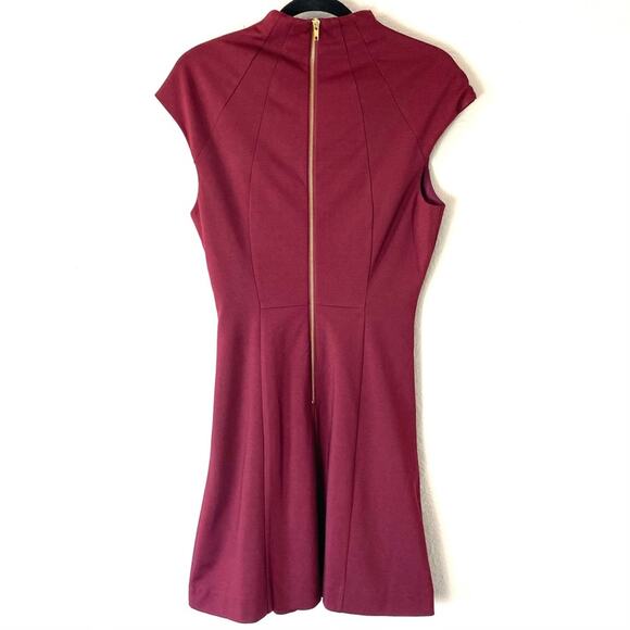 Alexia Admor Adelyn Burgundy A Line V-neck Dress Size Small - Picture 4 of 7
